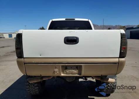 2004 GMC Sierra K2500 Heavy Duty from USA, damaged, VIN 1GTHK29G64E148039